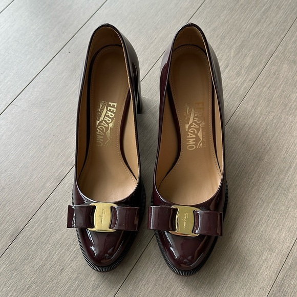 Salvatore Ferragamo Heels - Picture 1 of 3